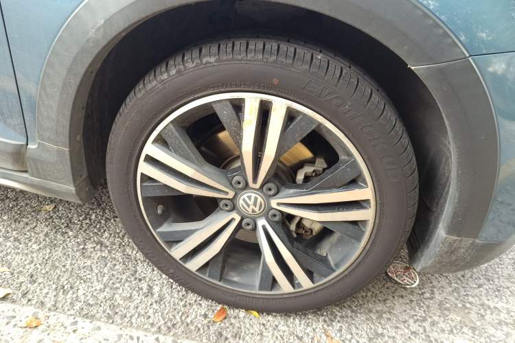 Used Volkswagen Touran 2018 Volkswagen Touran L 280TSI DSG Boundary Edition 7 Seats China VI Standard
