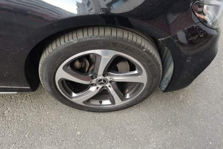 Used Mercedes-Benz E-Class 2017 E 200 L Sport 4MATIC Right Front Wheel Hub