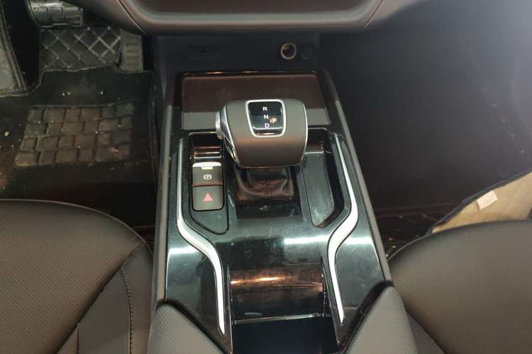 Used Hongqi E-QM5 2022 431 km Charge & Enjoy Edition
