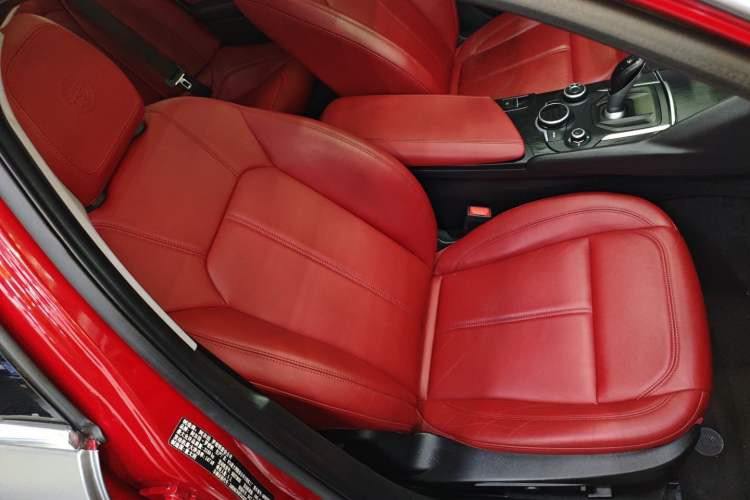 Used Alfa Romeo Giulia 2017 2.0T 200HP Luxury Edition