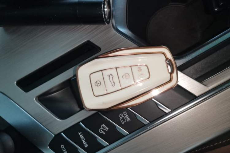 Used Geely Auto Coolray 2019 260T DCT Explorer China V Standard
