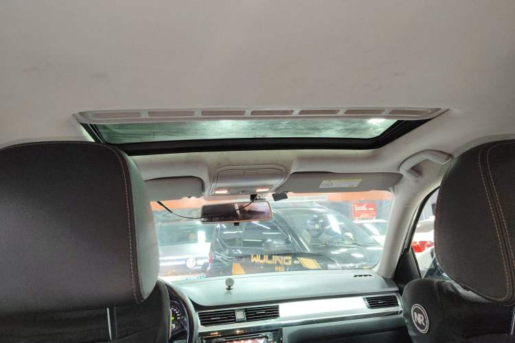 Used Volkswagen Bora 2018 1.5L Automatic Comfort Model Headliner