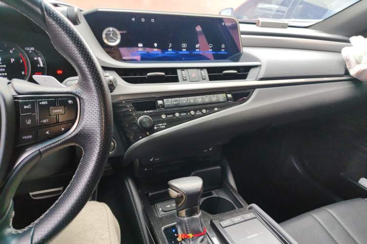 Used Lexus ES 2018 260 F SPORT China V Standard
