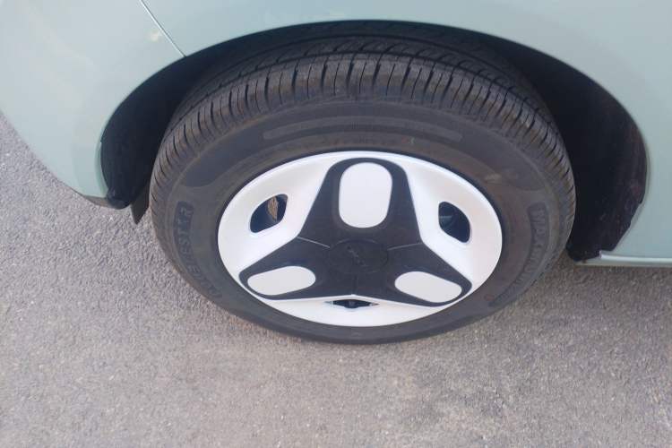 Used Geely Galaxy Panda 2025 210 km – Yuanqi Bear Left Front Wheel Hub