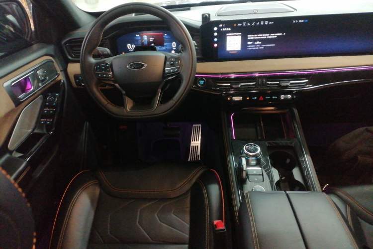 Used Ford Explorer 2024 2.3T EcoBoost Kunlun Peak Edition 7-Seater
