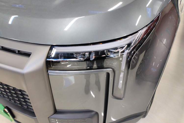 Used Polestones 01 2023 Deluxe 6-Seater Version
