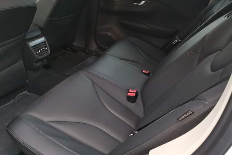 Used Hongqi E-QM5 2022 431 km Charge & Enjoy Edition