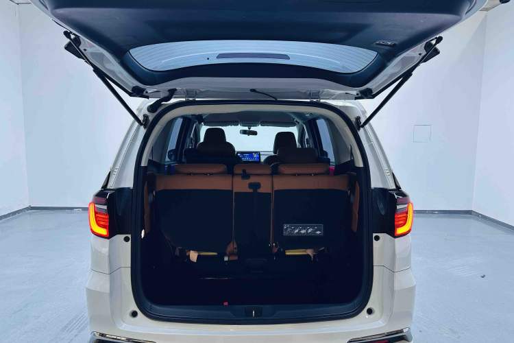 Used Honda Odyssey 2024 2.0L eHEV Sharp & Enjoy Edition
