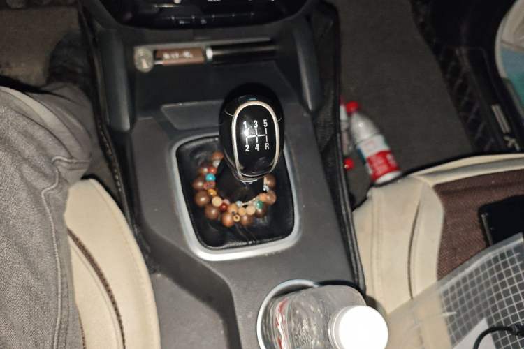 Used Geely Auto Vision X6 2016 1.8L Manual Luxury Model Gear Lever