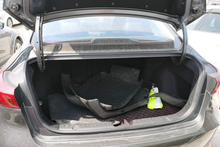 Used CHANGAN Eado 2025 PLUS 1.5L Manual Luxury Edition Trunk