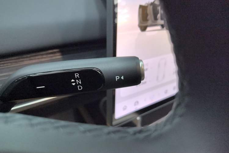 Used ONVO L60 2024 60 kWh Rear-Drive Version