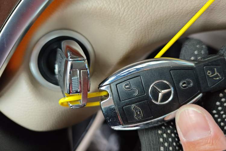 Used Mercedes-Benz V-Class 2020 V 260 L Long-wheelbase Luxury Edition Vehicle Key