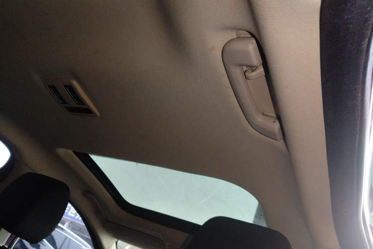 Used Jaguar XF 2016 XF 2.0T Two-Wheel-Drive Luxury Edition Headliner