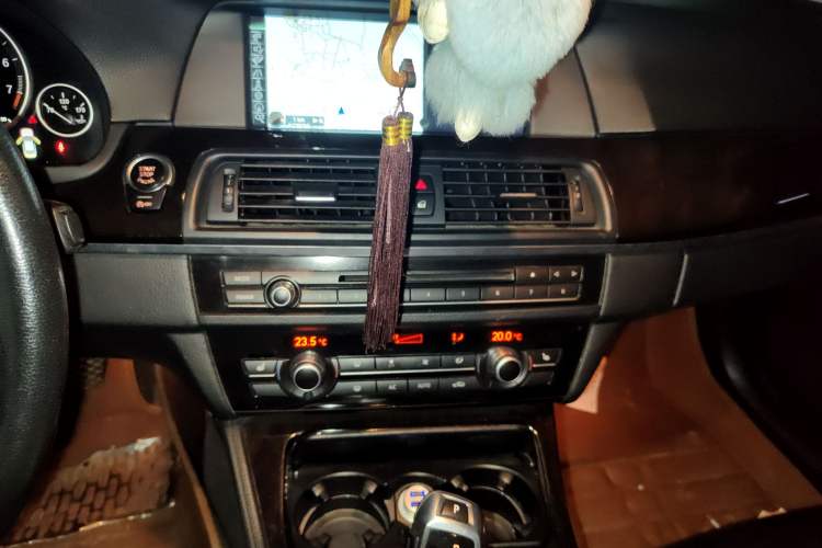 Used BMW 5 Series 2013 525Li Leading Model Audio And AC Panel