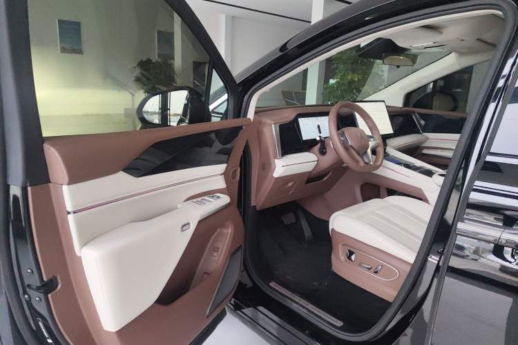 Used BYD Xia 2025 DM-i 1.5T 180km Beyond Edition
