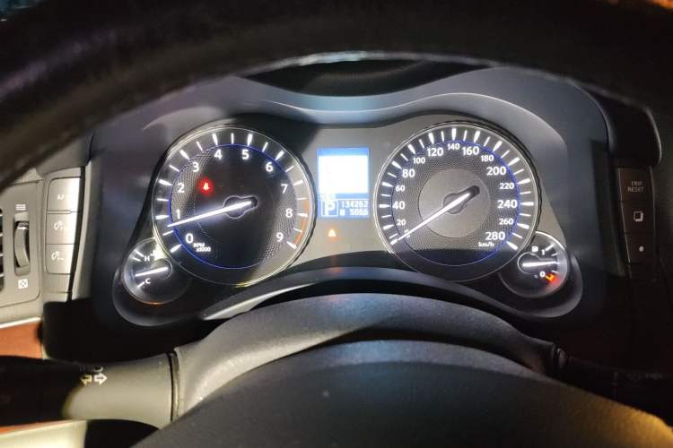 Used Infiniti Q70 2013 Q70L 2.5L Comfort Edition