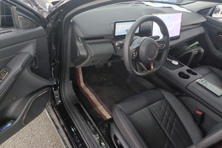 Used Baojun Enjoy 2025 Plug-in Hybrid 140km Luxury Edition Driver Seat