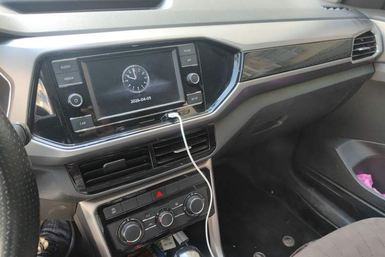 Used Volkswagen T-Cross 2019 280TSI DSG Comfort Edition Audio And AC Panel