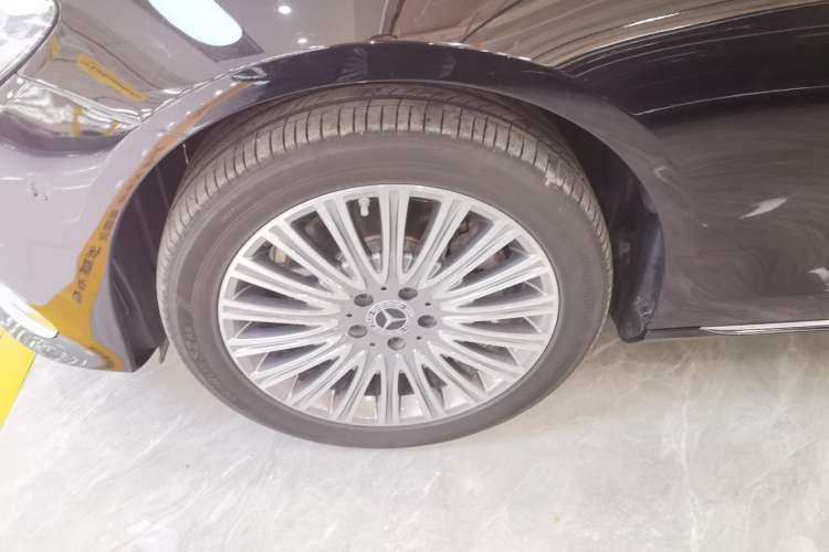 Used Mercedes-Benz E-Class 2022 Second Facelift E 300 L Fashion Edition
