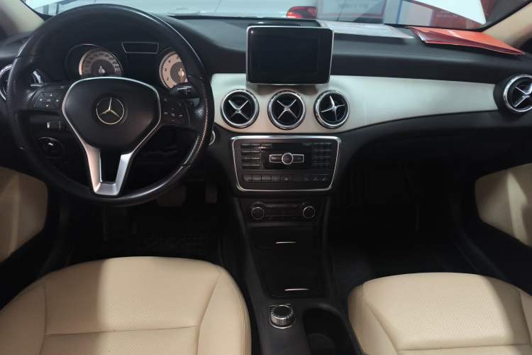 Used Mercedes-Benz GLA 2015 GLA 220 4MATIC Fashion Model
