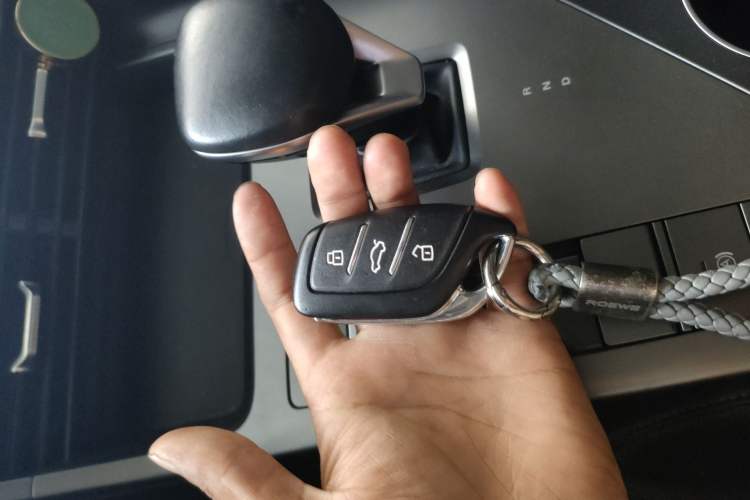 Used Roewe D5X DMH 2024 135 Tech Edition Vehicle Key