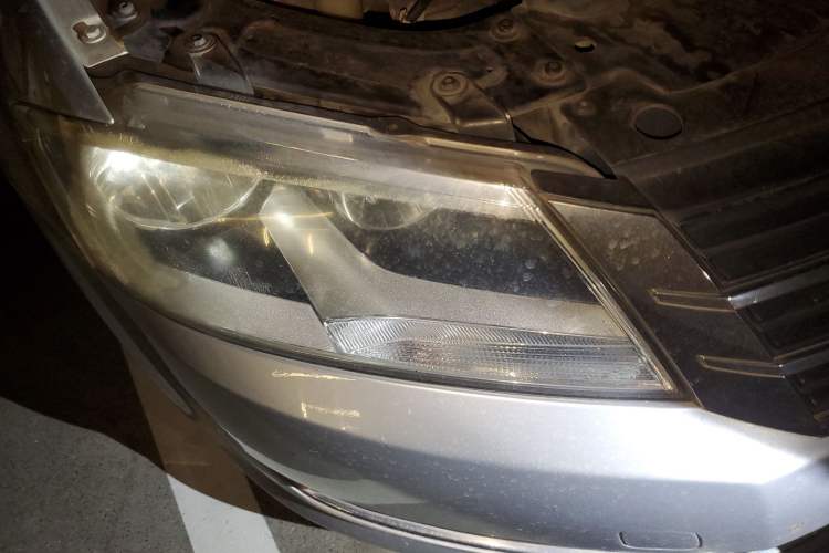 Used Volkswagen Lavida 2013 Restyled Classic 1.6L Automatic Comfort Edition Right Front Headlight