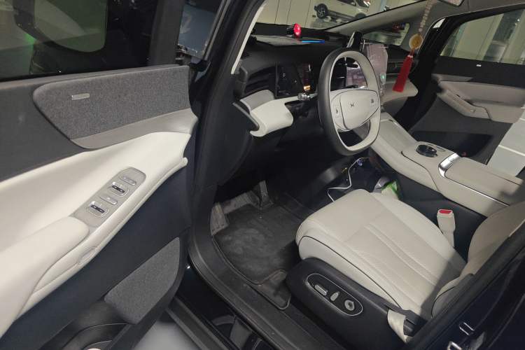 Used XPeng X9 2024 702 Ultra-Long Range Max