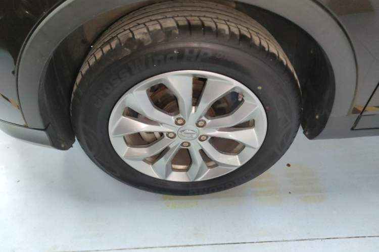 Used GAC Trumpchi GS3 2017 150N Manual Elite Edition Left Front Wheel Hub