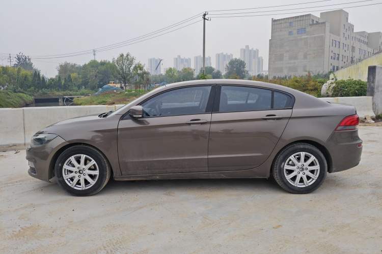 Used Qoros 3 2018 Sedan 1.6L Automatic Leading Model