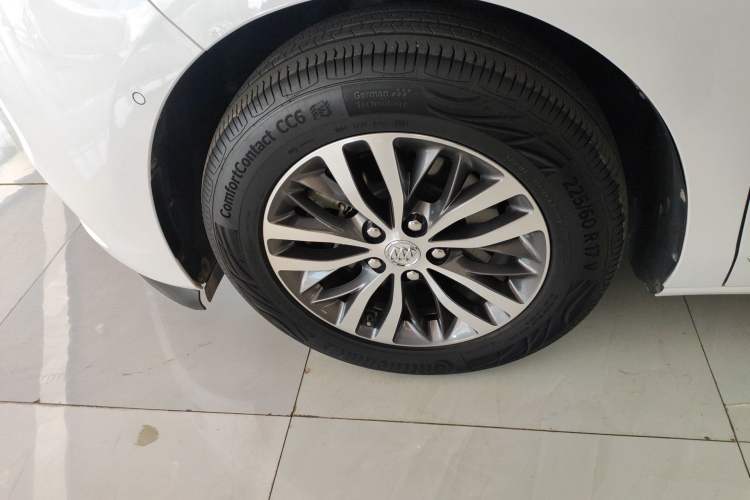 Used Buick GL8 2018 ES 28T Flagship Model China VI Standard