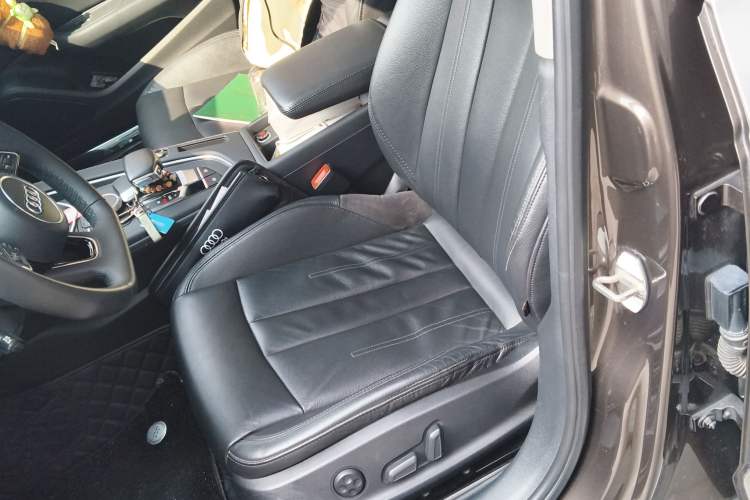 Used Audi A4L 2019 40 TFSI Fashion Edition China VI Emission Standard