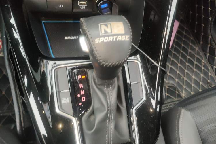 Used Kia Sportage R 2018 2.0L Automatic Smart Luxury Version China V Standard Gear Lever