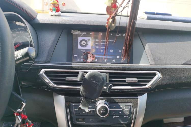 Used Zotye Domy X5 2015 1.5T Manual Luxury Version China IV Standard
