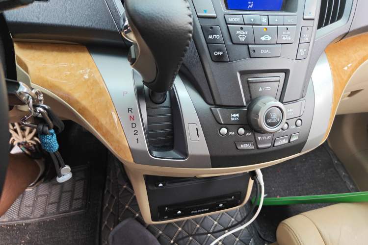 Used Honda Odyssey 2009 2.4L Luxury Edition Gear Lever