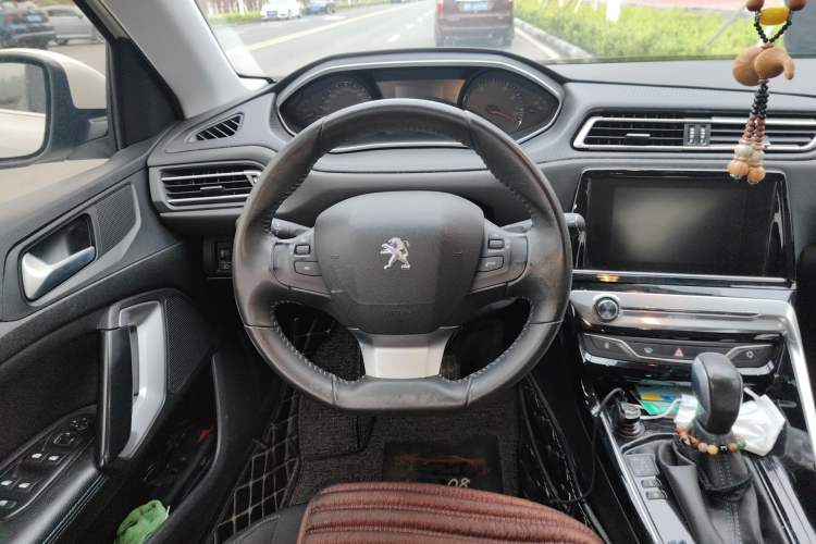 Used Peugeot 308 2016 1.6L Automatic Luxury Edition Steering Wheel