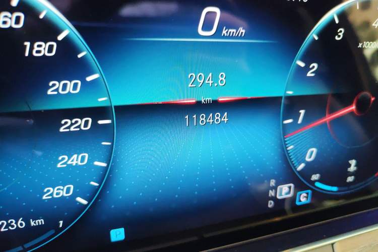 Used Mercedes-Benz E-Class 2021 Facelift E 300 L Stylish Edition Odometer Close Up