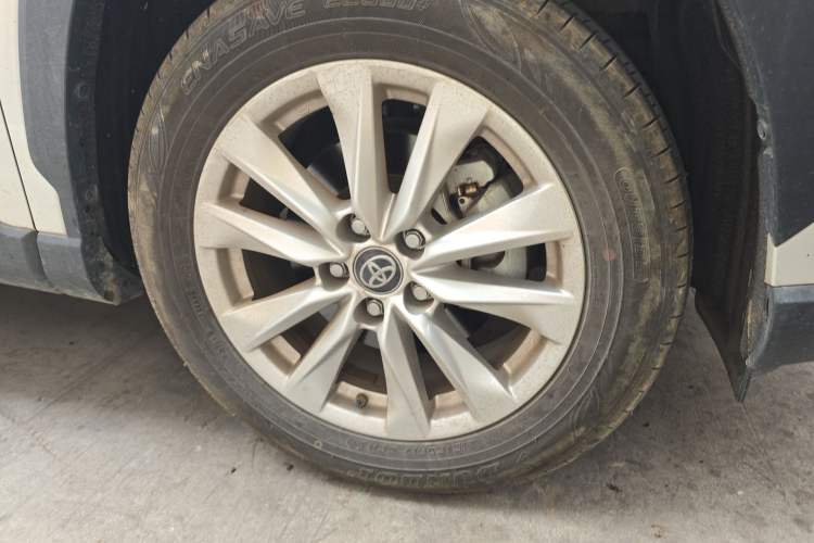 Used Toyota Corolla Cross 2023 2.0L Elite Edition Right Front Wheel Hub