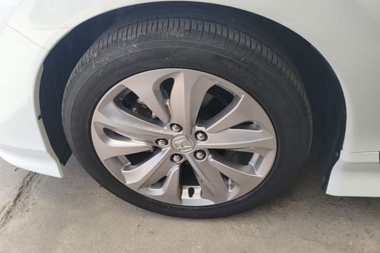 Used Honda Jade 2017 1.8L automatic Comfort version 5 seats
