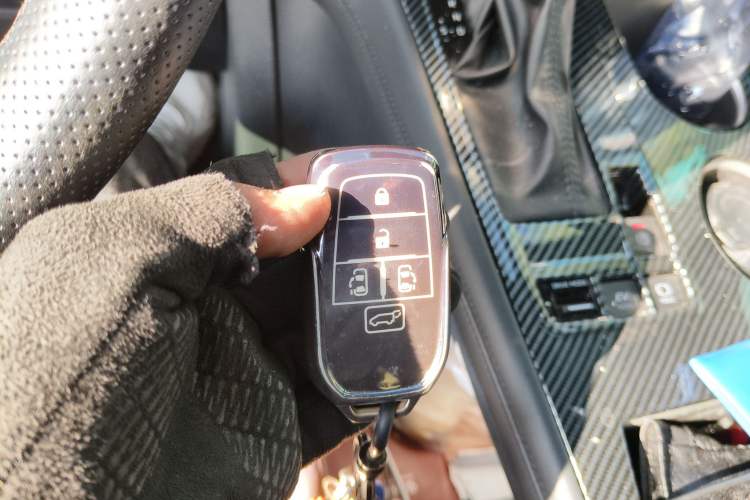 Used Toyota Granvia 2024 2.5L Hybrid Prestige PLUS Four-Wheel Drive Version
