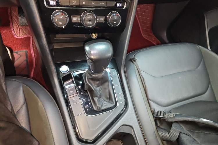 Used Volkswagen Tiguan L 2019 330TSI Automatic Two-Wheel Drive Panoramic Comfort Edition China VI Standard Gear Lever