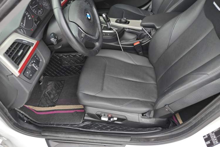 Used BMW 3 Series GT 2016 320i Fashion Model Left Front Seat