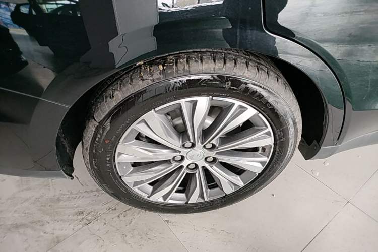 Used Hongqi E-QM5 2022 431 km Charge & Enjoy Edition
