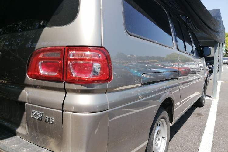 Used FORTHING Lingzhi 2022 M5L 2.0L Utility Model 7 Seats