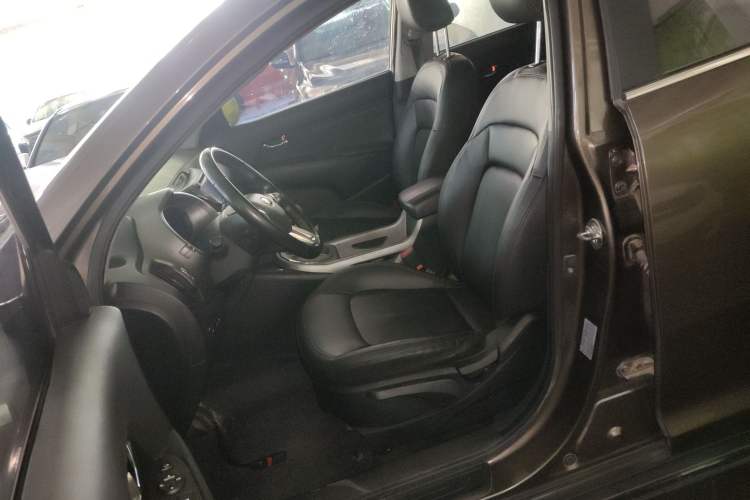 Used Kia Sportage R 2015 2.0L Automatic Two-Wheel Drive DLX Model