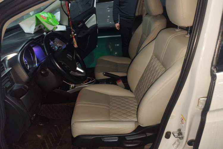 Used Honda Fit 2014 1.5L EX CVT Elite Model Left Front Seat