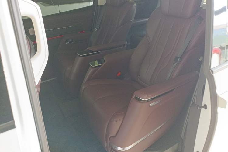 Used Buick Century 2023 2.0T Six-Seater Yinshi Edition