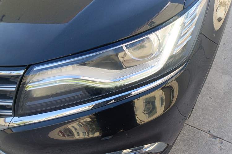 Used Roewe RX5 2016 30T Two-Wheel Drive Automatic Internet Smart Edition
