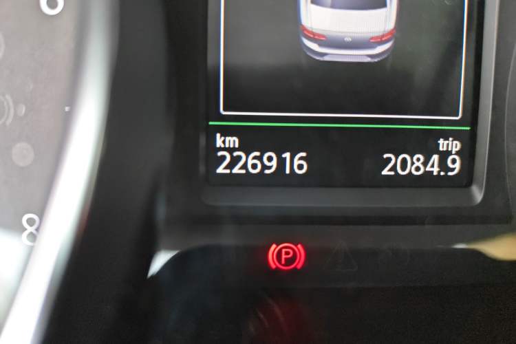 Used Volkswagen Magotan 2017 330TSI DSG Luxury Model Odometer Close Up