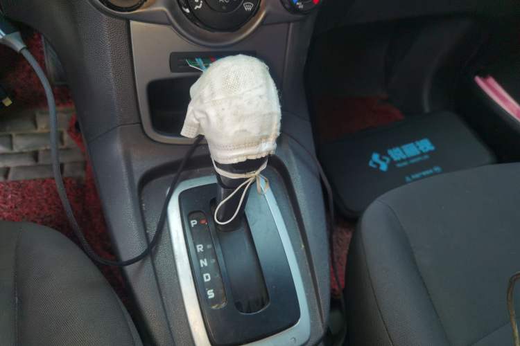 Used Ford Fiesta 2013 Hatchback 1.5L Automatic Fashion Edition Gear Lever