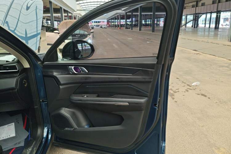 Used Lynk & Co 05 2020 2.0TD Two-Wheel Drive Shine Halo